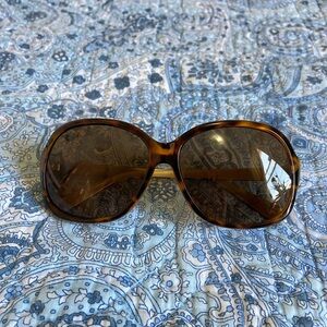 Michael Kors Sunglasses . Color Brown. Women.